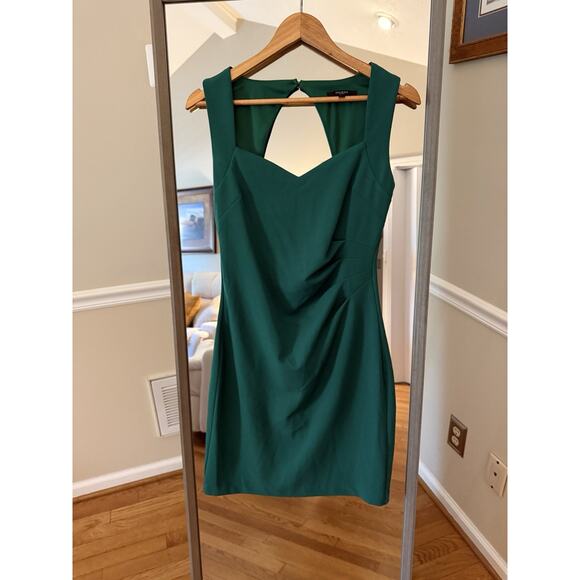 Chic Emerald Green Sheath Dress with Cutout Back Guess Size 8 - Picture 2 of 5